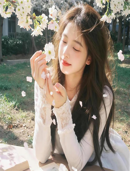 文化分析：《现代好色之欲望的季节》中的历史记忆与文化认同的建构 思考文化传承与创新的路径